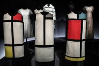 La robe Mondrian de Saint Laurent qui a popularis&eacute; le peintre