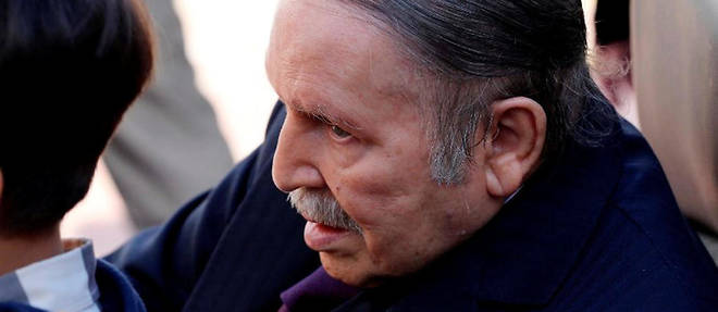 Le president Bouteflika en novembre 2017. Meme affaibli, il a ete designe pour un cinquieme mandat.