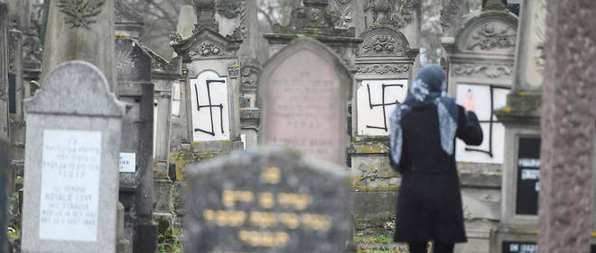 Cimetiere juif profane a Herrlisheim le 17 decembre.