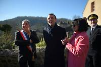 Macron dans un petit village de l'Indre &agrave; mi-chemin du grand d&eacute;bat