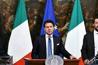 Italie: les militants &quot;5 Etoiles&quot; appel&eacute;s &agrave; voter pour ou contre Salvini
