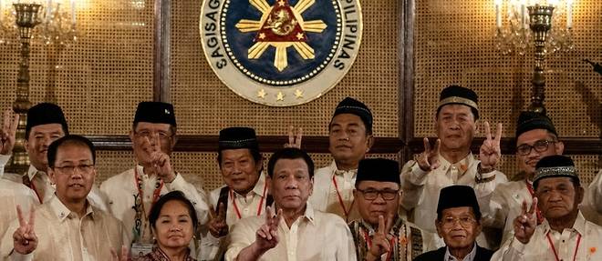 Philippines: des ex-rebelles musulmans nommes a la tete d'une region autonome
