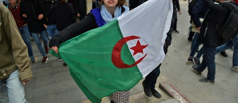 Algerie: les etudiants a leur tour mobilises en masse contre le candidat Bouteflika