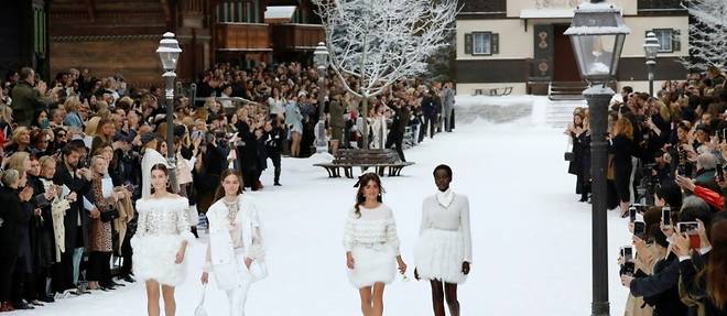 Chanel: des flocons et des larmes pour la derniere collection de Lagerfeld