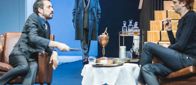 Laurent Poitrenaux, Mathieu Amalric, Micha Lescot dans << La Collection >> d'Harold Pinter, mis en scene par Ludovic Lagarde .