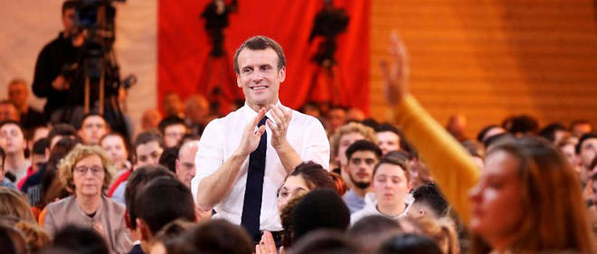 Emmanuel Macron lors de son grand debat a Etang-sur-Arroux, le 7 fevrier.