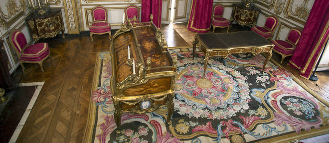 Aujourd'hui debutent les travaux de restauration du cabinet d'angle du roi a Versailles. 
