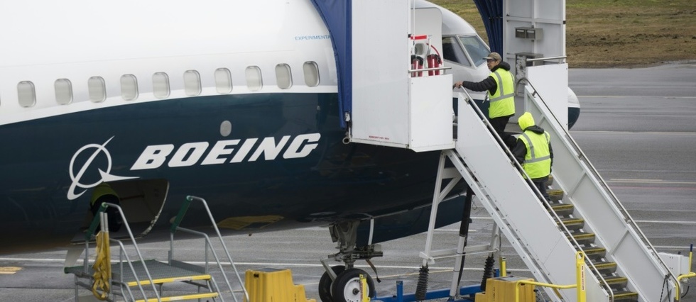 Apres l'interdiction de vol mondiale du 737 MAX, Boeing a le dos au mur