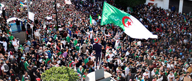 Les Algeriens sont descendus en nombre dans les rues du pays ce vendredi 15 mars 2019. 