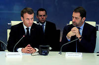  Emmanuel Macron a écourté son séjour au ski et s'est rendu à la cellule de crise au ministère de l'Intérieur. 