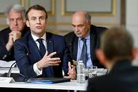Face aux intellectuels, Macron ferme sur les &quot;gilets jaunes&quot; et ses r&eacute;formes