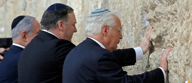 Au Mur des Lamentations, Pompeo offre a Netanyahu une image symbolique