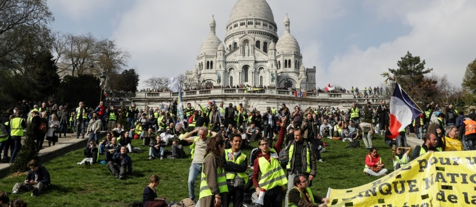 Gilets Jaunes Mobilisation En Hausse En France Tensions