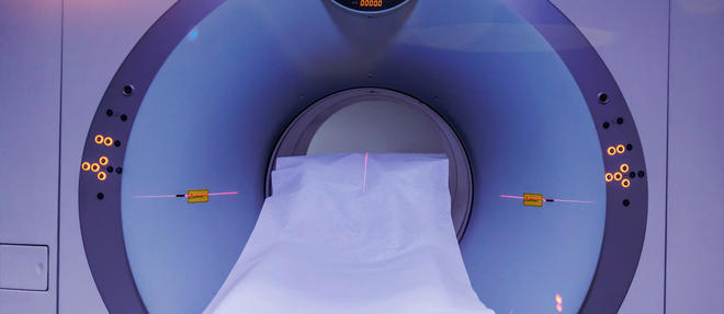  L’IRM (imagerie par résonance magnétique) se réalise en position allongée et statique, ce qui limite l’analyse du système articulaire. 