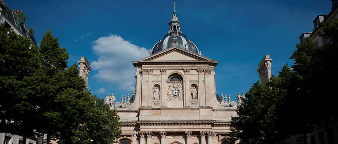 La Sorbonne, ou devait se donner une representation de la piece d'Eschyle.