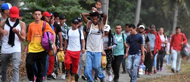 Un millier de Honduriens prennent la route du "reve americain"