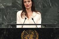 Afghanistan: Angelina Jolie plaide pour un r&ocirc;le central des femmes dans les pourparlers