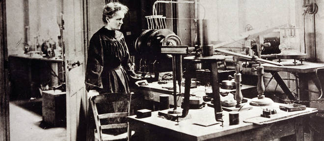 Portrait de la physicienne Marie Curie (Maria Curie Sklodowska ou Sklodovska) (1867-1934) dans son laboratoire de la rue Cuvier en 1912. Paris, Bibliotheque de l'Institut Curie.