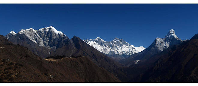L'Everest est connu pour etre le sommet le plus haut du monde.