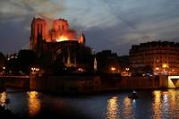 Notre-Dame: les r&eacute;actions d'effroi et de solidarit&eacute; affluent du monde entier