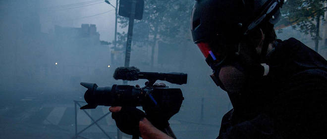 Gilets Jaunes La Police A Arrêté Plusieurs Journalistes à