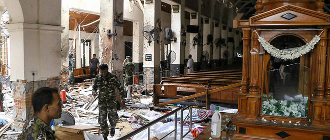 Des kamikazes ont provoque un carnage dimanche matin dans trois hotels de luxe et trois eglises, en pleine messe de Paques.