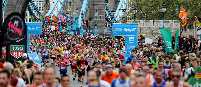 Certains marathons comme ceux de Paris, Londres et New York rassemblent plusieurs dizaines de milliers de participants chaque annee.