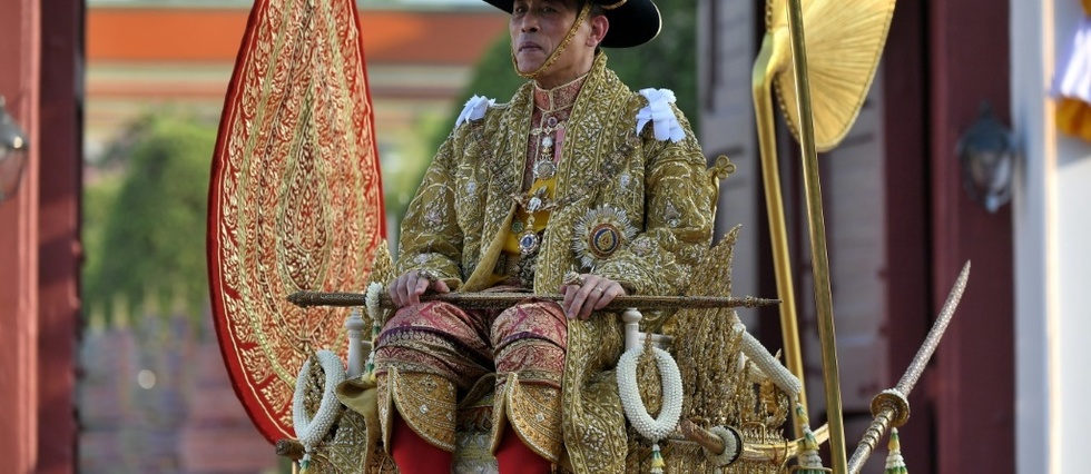 Thailande: grande parade et canicule lors du couronnement du roi