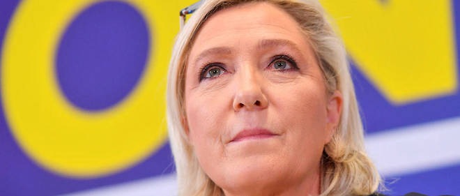 Marine Le Pen souhaite la creation d'un tres grand groupe au Parlement europeen apres les elections du 26 mai.