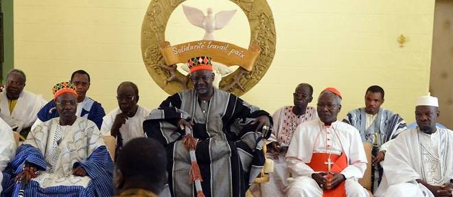 Le Moro Naba, chef traditionnel des Mossi est une autorite morale respectee au Burkina Faso.