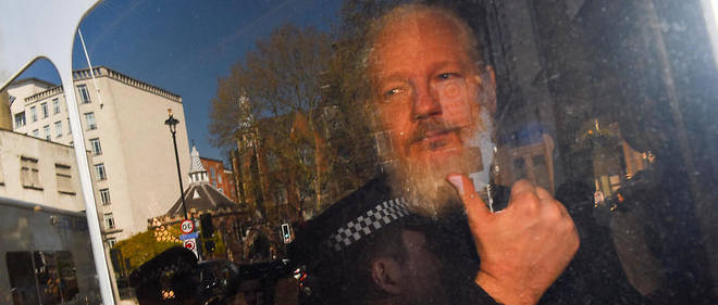 Le Rapporteur de l'ONU sur la torture a rencontre le fondateur de Wikileaks en prison avec des medecins.