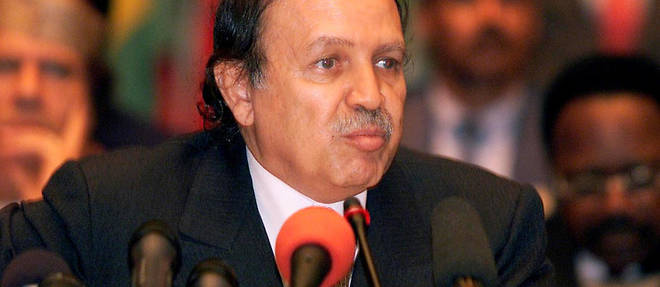 Abdelaziz Bouteflika le 10 juillet 2000, lors du 36e sommet de l'Union africaine a Lome. Une presence internationale qui n'a plus ete possible apres l'AVC du president algerien.