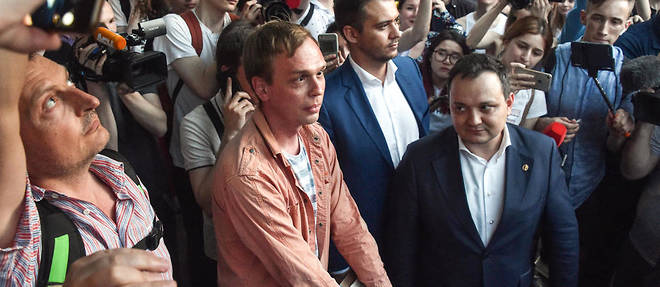 << Golounov sera libere aujourd'hui (mardi) de son assignation a residence et les accusations sont abandonnees >>, a annonce le ministre de l'Interieur Vladimir Kolokoltsev.
