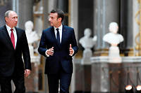 Emmanuel Macron pr&ocirc;ne un &laquo;&nbsp;dialogue strat&eacute;gique&nbsp;&raquo; avec la Russie