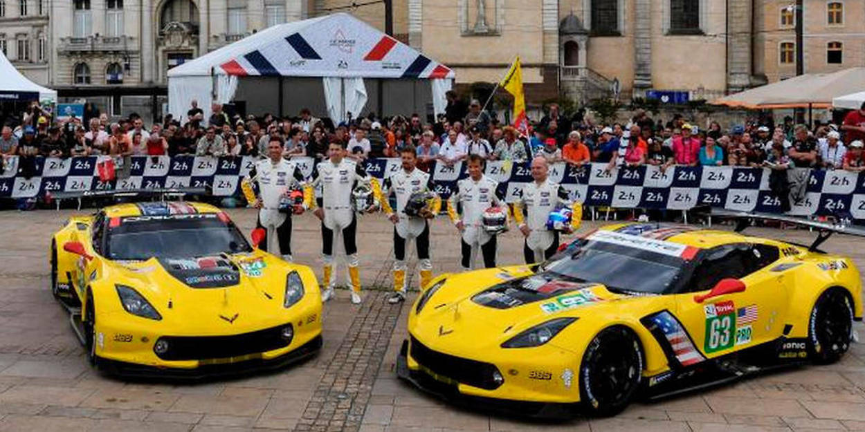 voiture de course corvette