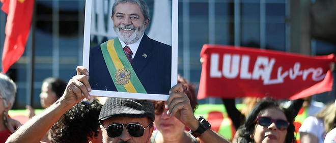 Une manifestation a Brasilia en faveur de Lula da Silva et contre le ministre de la Justice Sergio Moro.