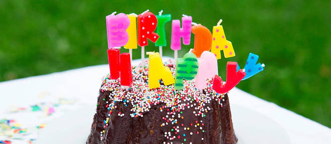 Un gâteau d'anniversaire Mariah Carey transformé en... Marie Curie Un gâteau d'anniversaire Mariah Carey transformé en... Marie Curie