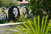 L'empereur ethiopien Haile Selassie I, Bob Marley et Ziggy Marley sur les murs du Bob Marley Museum a Kingston.