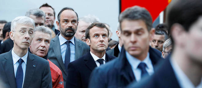 Emmanuel Macron et Edouard Philippe devant l'incendie de Notre-Dame, le 15 avril 2019.