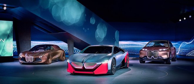  BMW, arrivé très tôt sur l'électrique avec le i3, annonce un vaste programme de 24 nouveaux modèles en quatre ans, plus ou moins électrifiés.
  