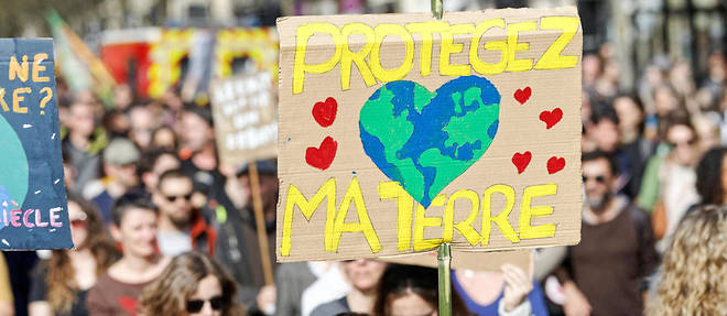 Les manifestations pour la protection de l'environnement se multiplient en France depuis un an. Notamment les marches contre le rechauffement climatique. 