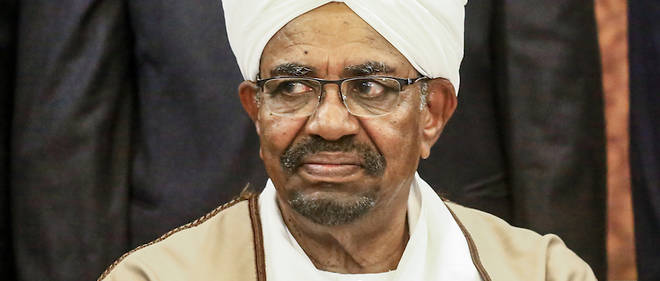 L'ancien president soudanais Omar el-Bechir est accuse d'etre implique pour genocide et crimes de guerre au Darfour par la CPI. 