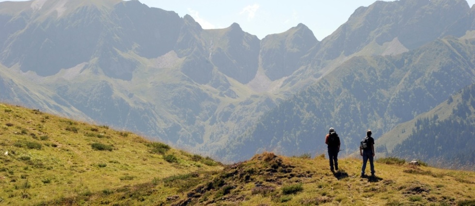 Parcmetres vs randonneurs: l'acces payant a la montagne fait debat dans les Pyrenees