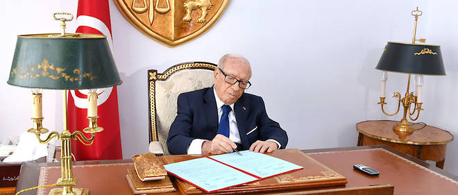Le president Beji Caid Essebsi a signe ce vendredi au palais de Carthage le decret portant convocation du corps electoral pour les prochaines elections legislatives et presidentielle.
 