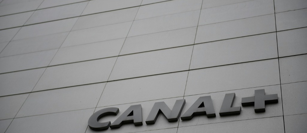 Canal+ France va supprimer pres de 500 postes via des departs volontaires
