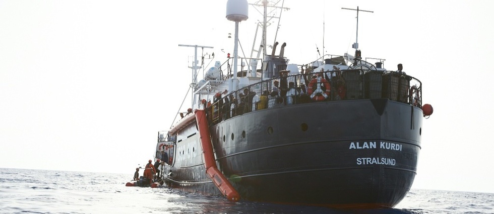 44 nouveaux migrants secourus par l'Alan Kurdi debarquent a Malte