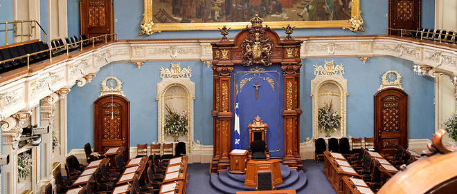 Le crucifix tronait dans la salle de l'Assemblee nationale du Quebec depuis 1936. 