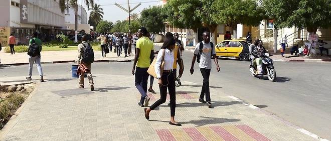Selon Oxfam, le Senegal est l'un des pays les plus engages dans la lutte contre les inegalites meme si ce n'est pas suffisant. Ici, des etudiants de l'universite Cheikh-Anta-Diop de Dakar.,