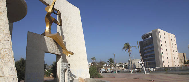 Dakar et sa porte du 3e Millenaire. Pour contourner les contraintes de sa capitale, le Senegal a lance le chantier de la ville numerique de Diamniadio. 
 
 