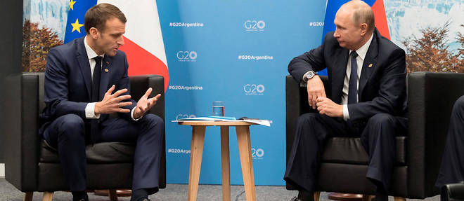 Emmanuel Macron recoit lundi Vladimir Poutine au fort de Bregancon, une semaine avant le G7 d'ou la Russie a ete exclue.